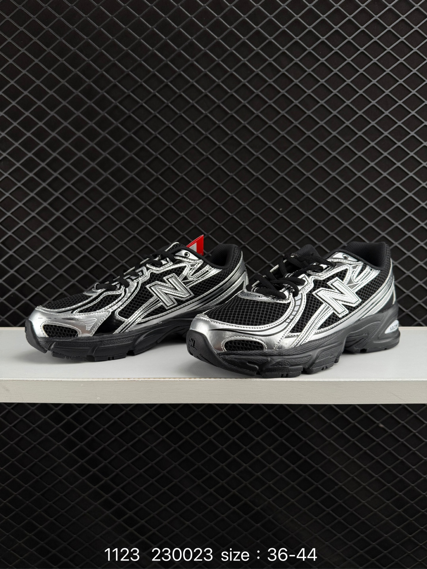 New Balance MR740 NB